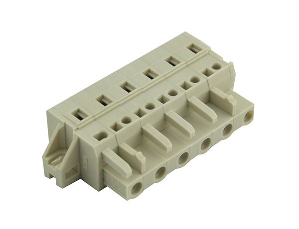 TCK7.5 series female connector with retainer